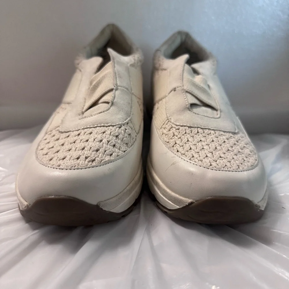 Reaction by Kenneth Cole slip on sneakers in creamy almond color NWOT Size 10